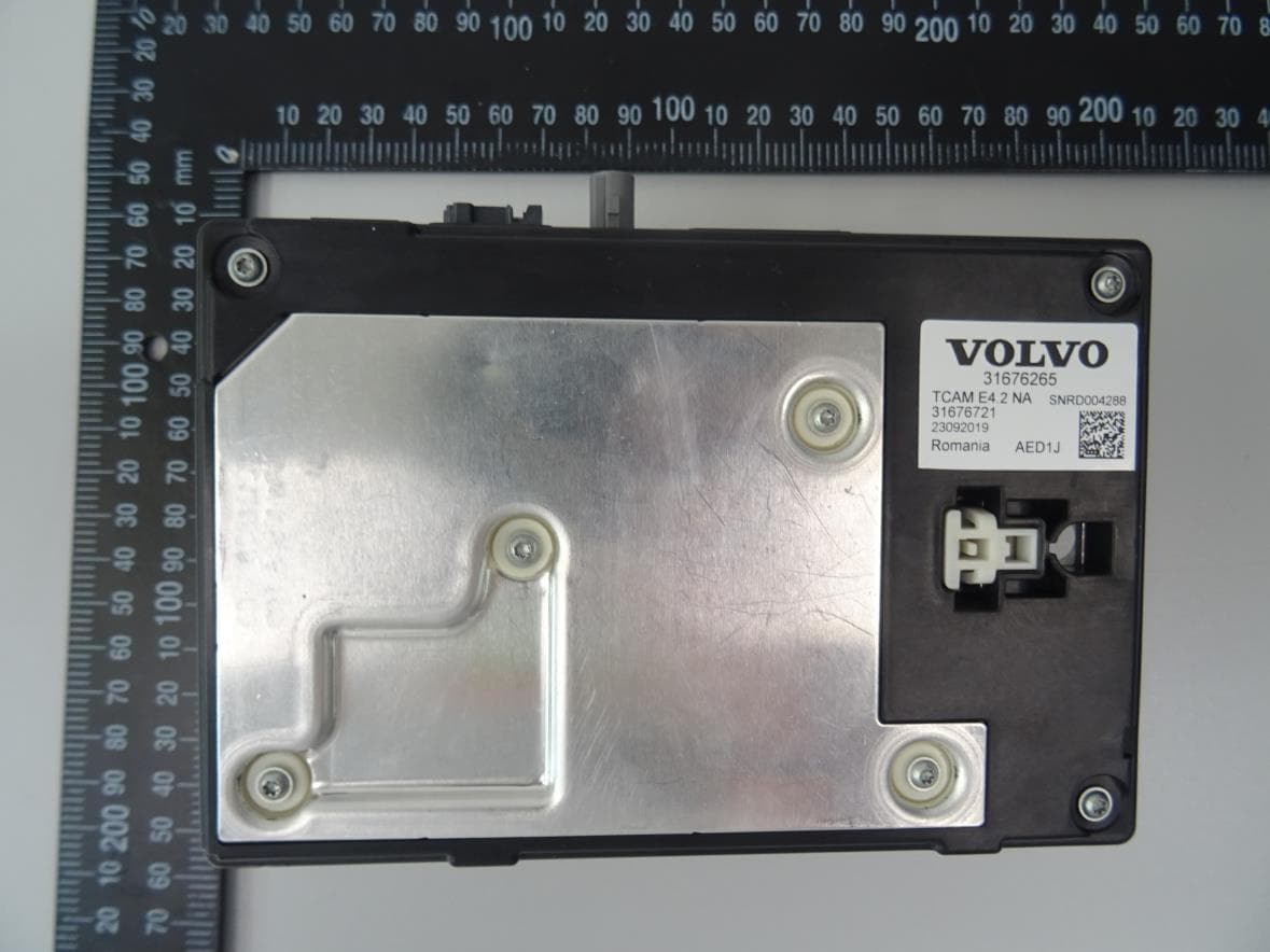 TCAM Telematics and Connectivity Antenna Module - FCC ID KR5TCAM1NA0 - Continental Automotive Technologies GmbH (2)