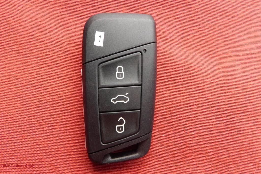 Remote Keyless Entry - FCC ID KR5VWFS14T - Continental Automotive Technologies GmbH (2)