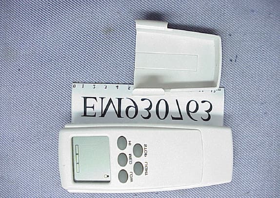 Fan-Light Remote Controller(Transmitter) - FCC ID KUJ9302 - Chungear Industrial Co Ltd
