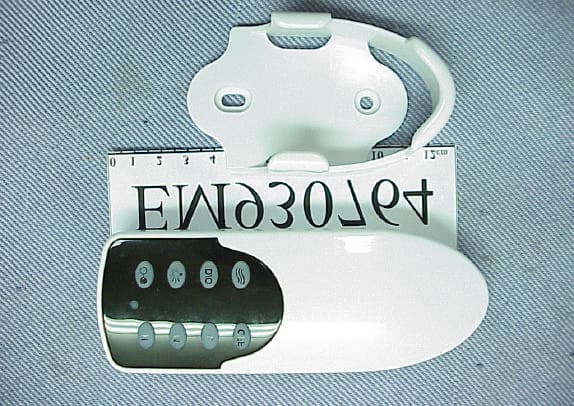 Fan-Light Remote Controller (Transmitter) - FCC ID KUJ9303 - Chungear Industrial Co Ltd