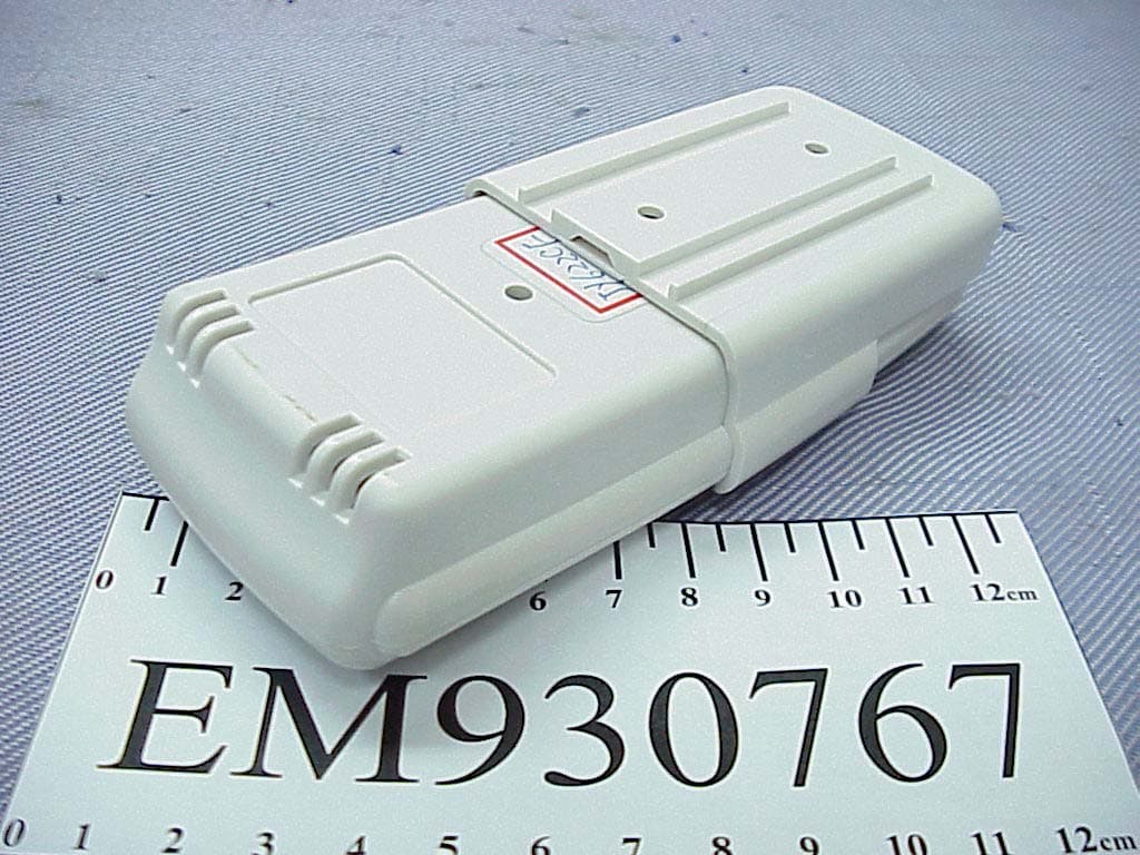 Fan-Light Remote Controller (Transmitter) - FCC ID KUJ9305 - Chungear Industrial Co Ltd (3)