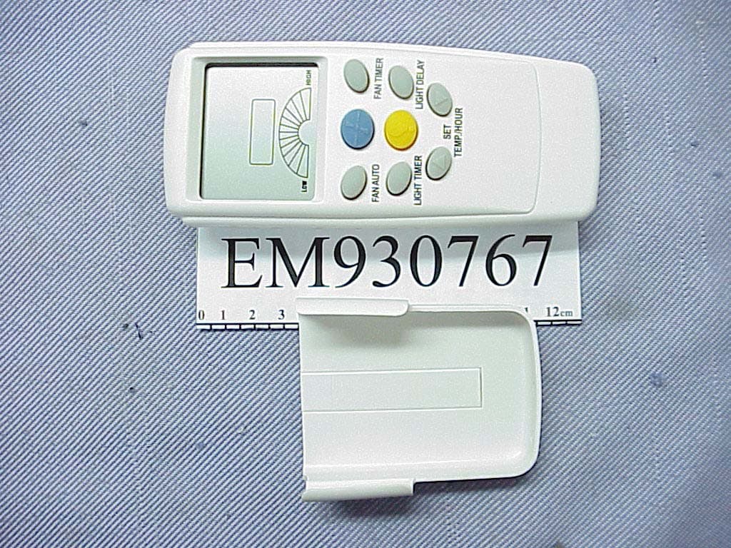 Fan-Light Remote Controller (Transmitter) - FCC ID KUJ9305 - Chungear Industrial Co Ltd