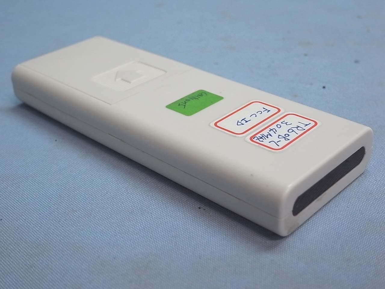 Ceiling Fan Remote Controller (Transmitter) - FCC ID KUJCE10004 - Chungear Industrial Co Ltd