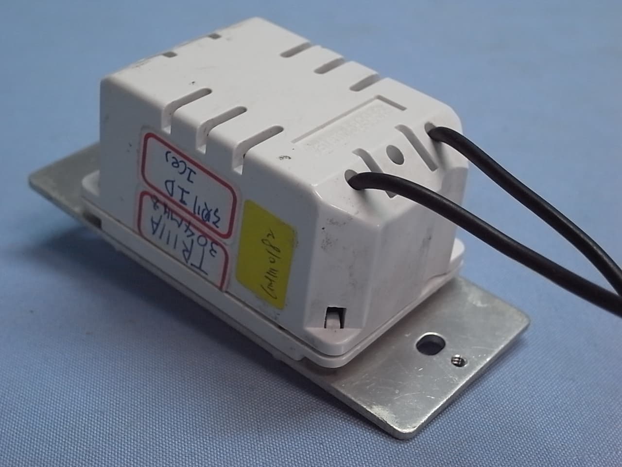 Ceiling Fan Remote Controller(Transmitter) - FCC ID KUJCE10008 - Chungear Industrial Co Ltd