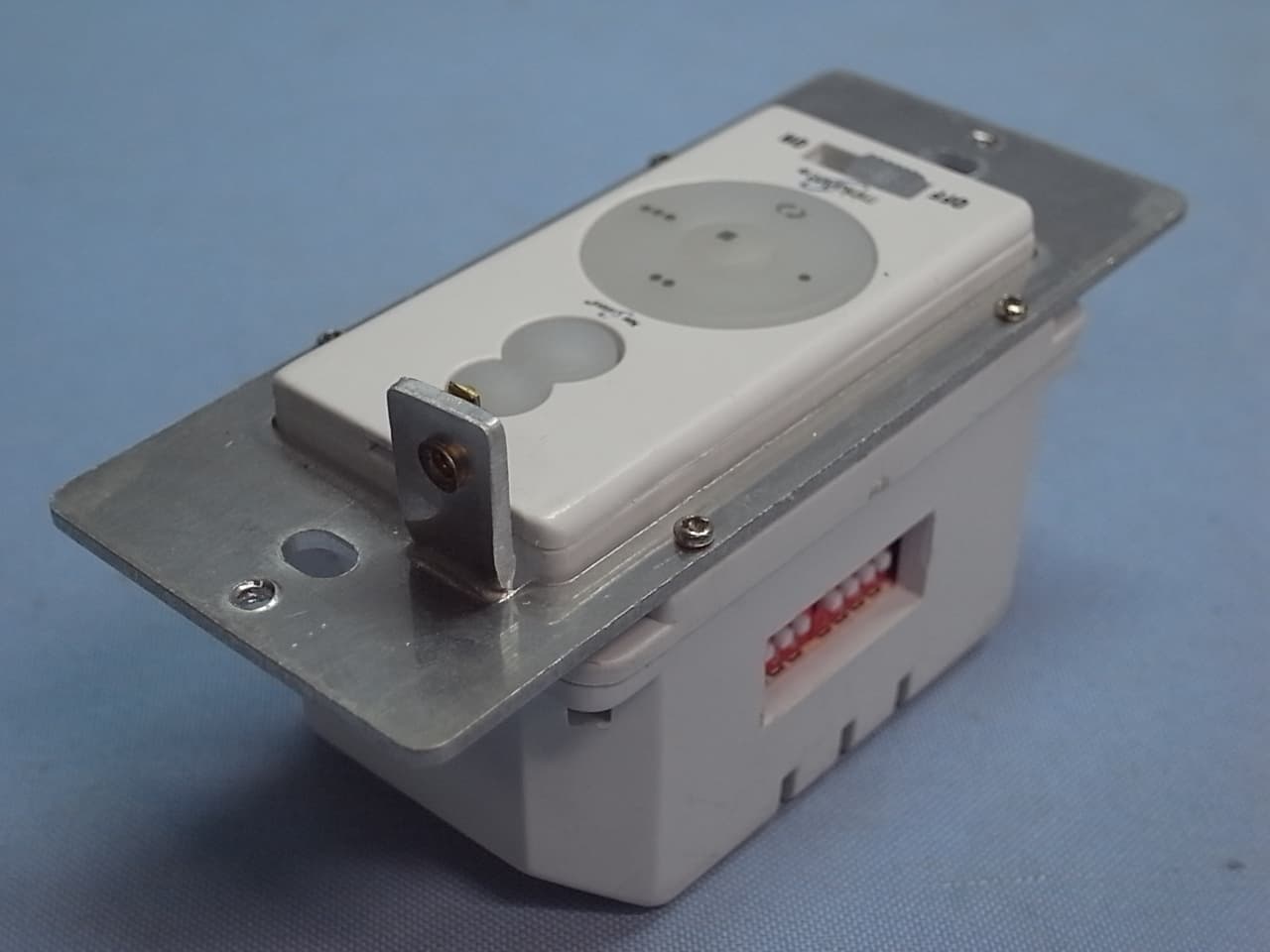 Ceiling Fan Remote Controller(Transmitter) - FCC ID KUJCE10008 - Chungear Industrial Co Ltd (2)