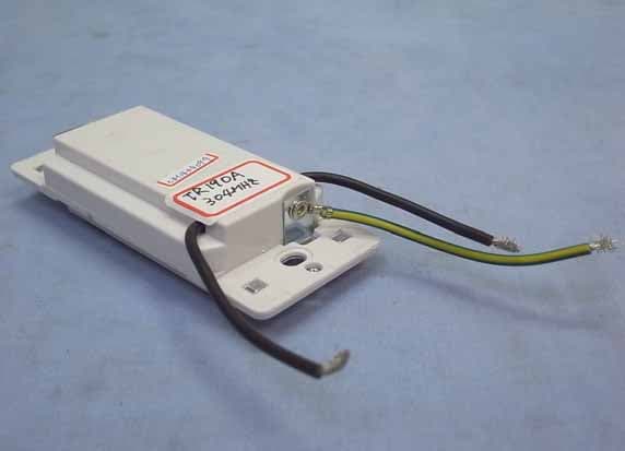 Ceiling Fan Remote Controller (Transmitter) - FCC ID KUJCE10303 - Chungear Industrial Co Ltd