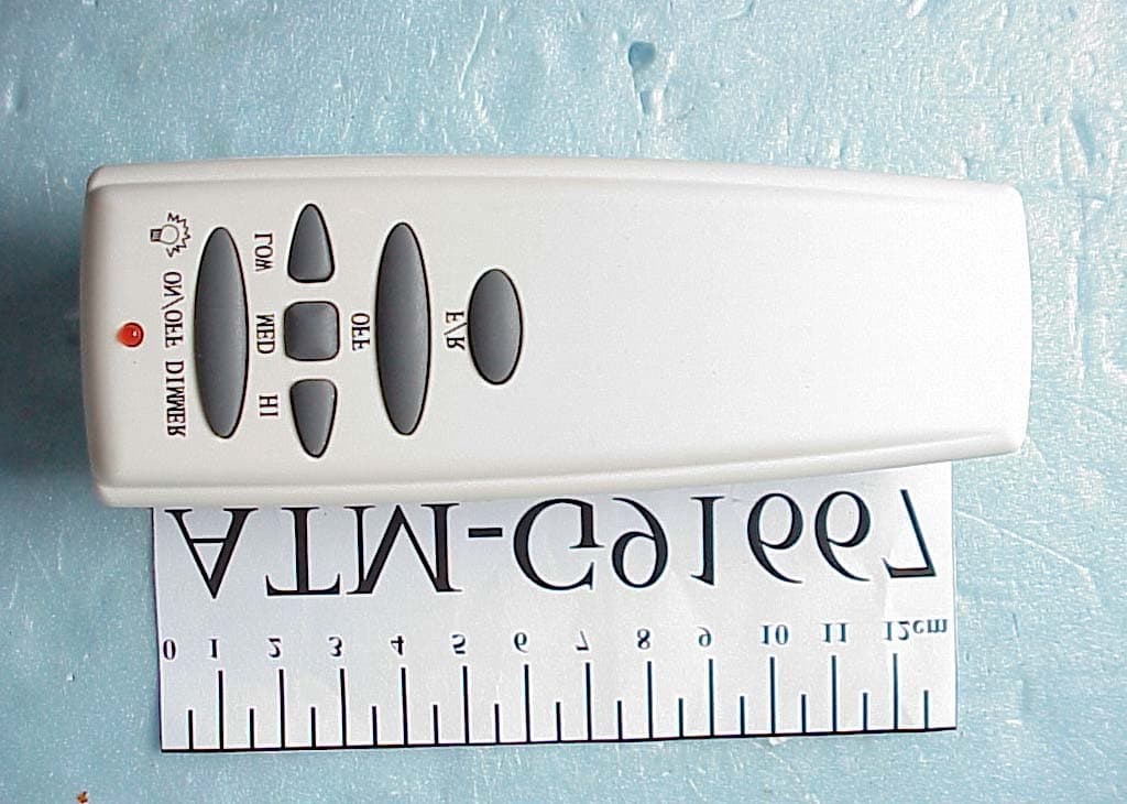 Fan/Light Remote Control Transmitter - FCC ID KUJCE9102 - Chungear Industrial Co Ltd