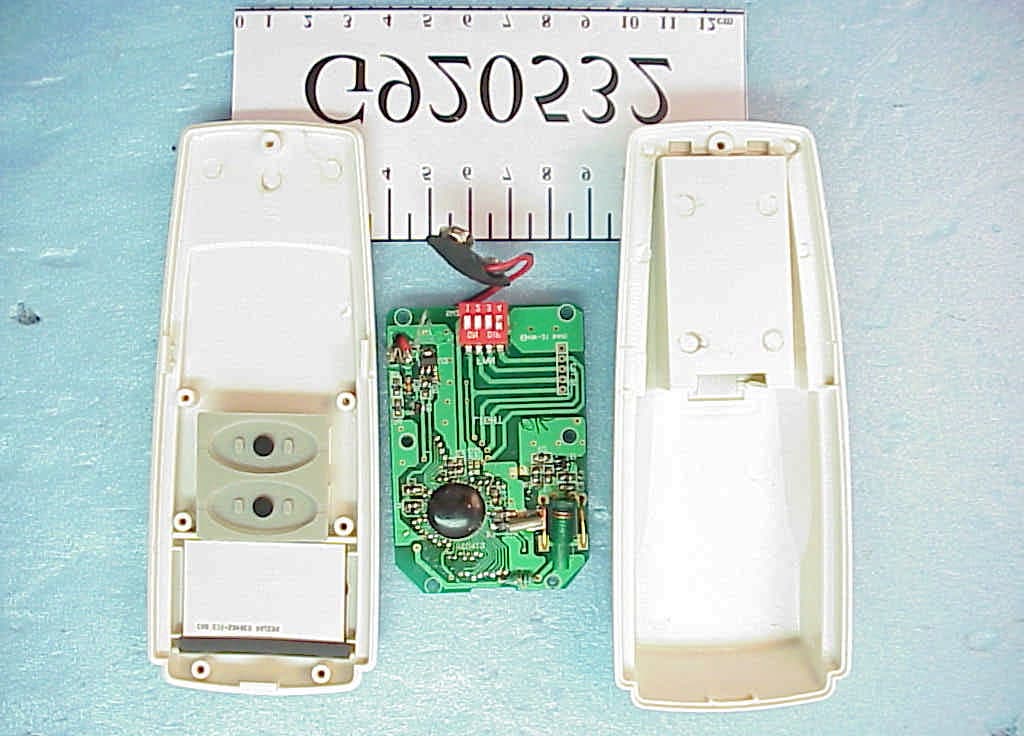 Fan/Light Remote Control Transmitter - FCC ID KUJCE9201 - Chungear Industrial Co Ltd