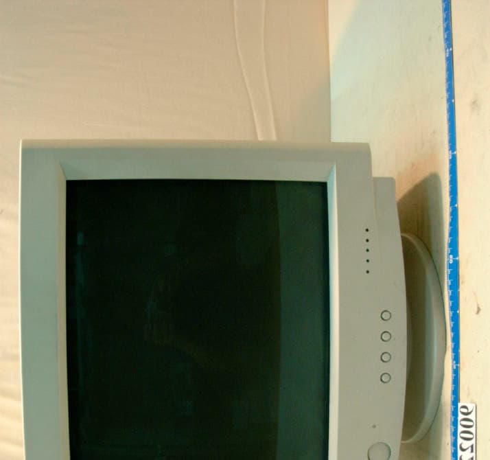 17" Multi VGA Color Monitor - FCC ID KX7MW7S - Three Soma Technology Co Ltd (2)