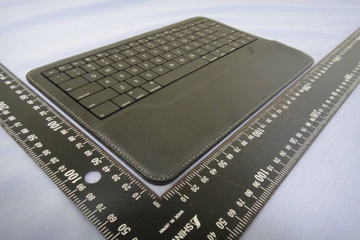 Wireless Bluetooth Keyboard - FCC ID L2BACK5332B - Solid Year Co Ltd (4)