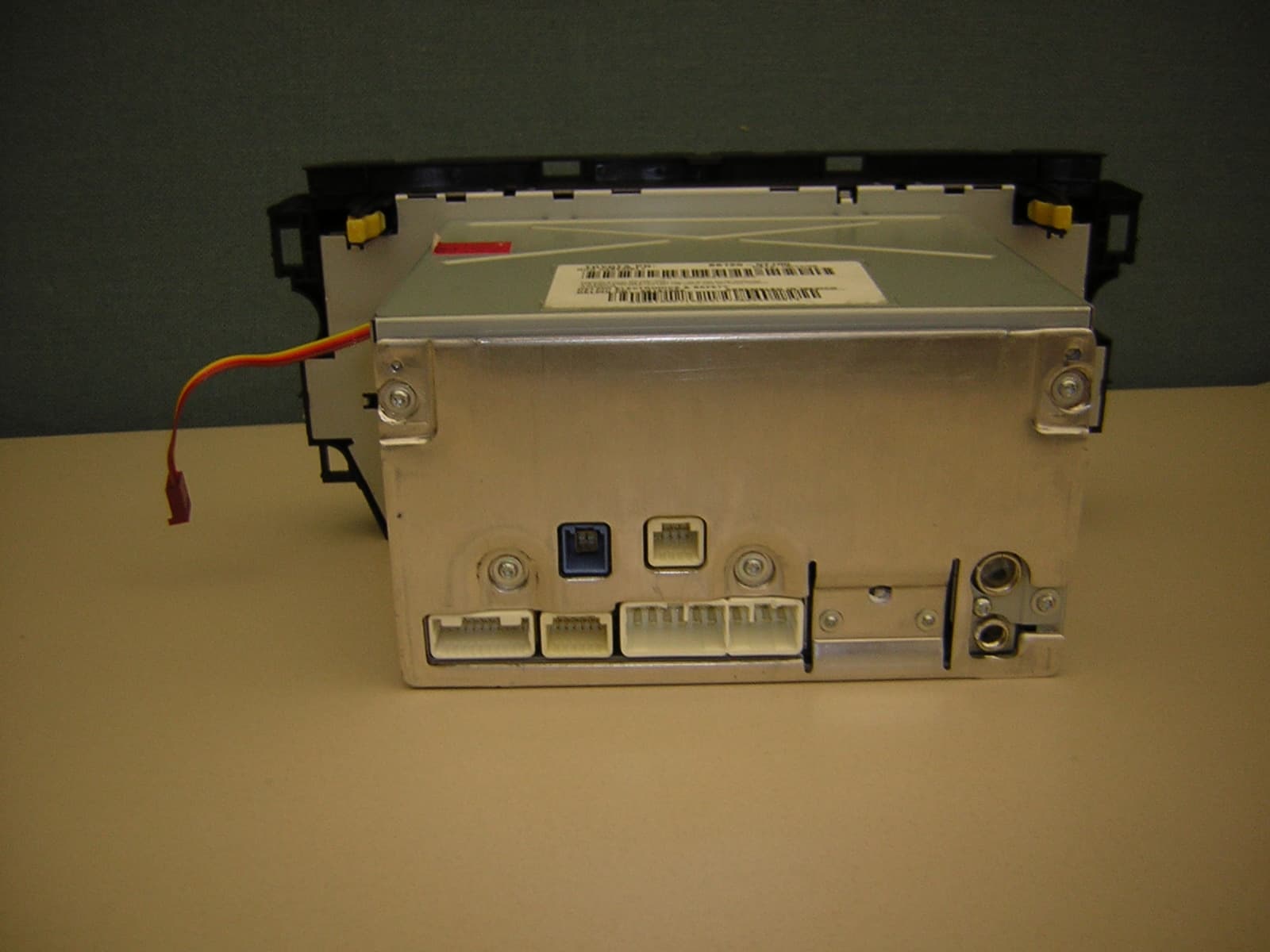 AM/FM/CD with Bluetooth - FCC ID L2C0045TR - APTIV Services US LLC (3)