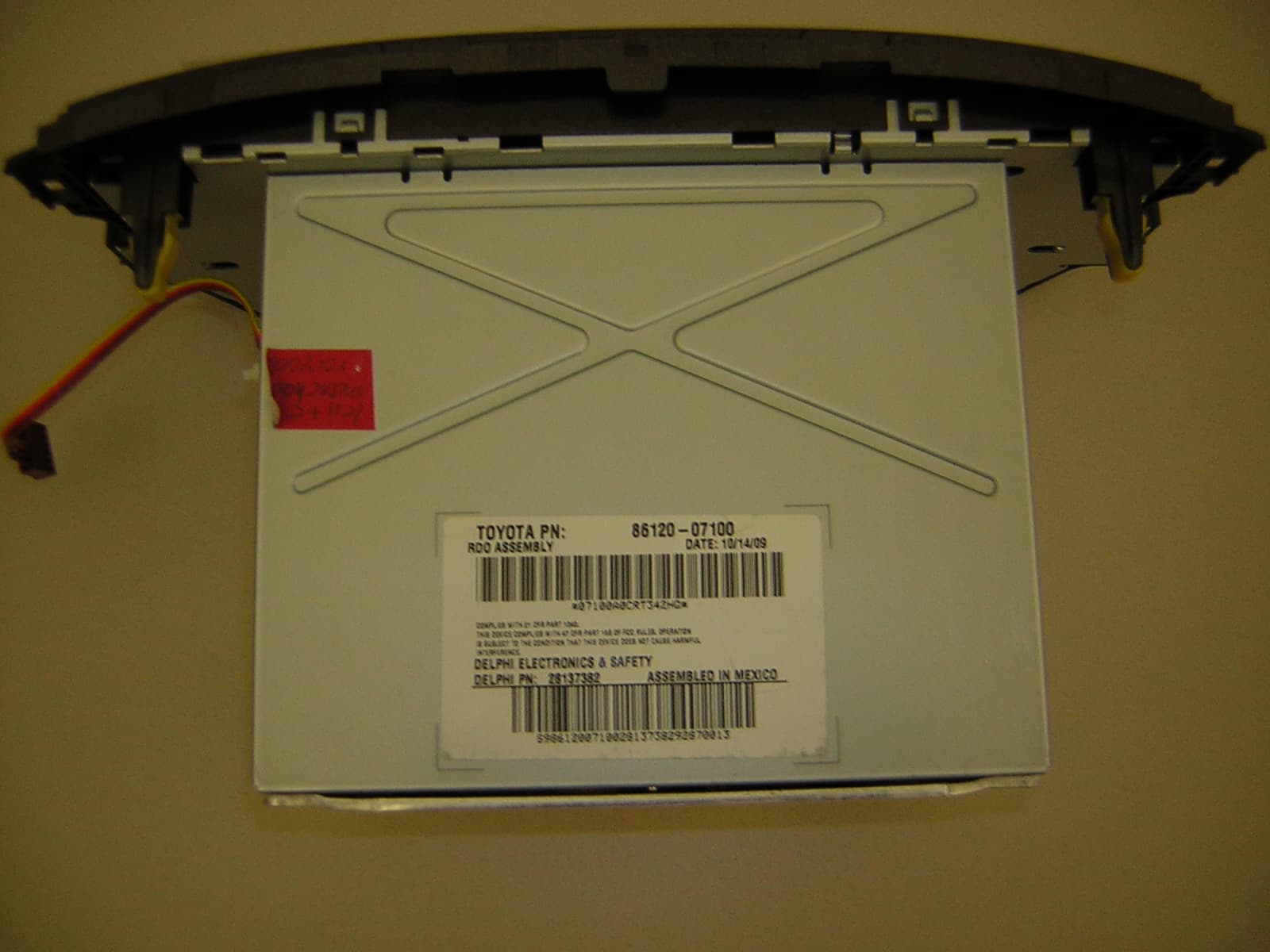 AM/FM/CD with Bluetooth - FCC ID L2C0045TR - APTIV Services US LLC (2)