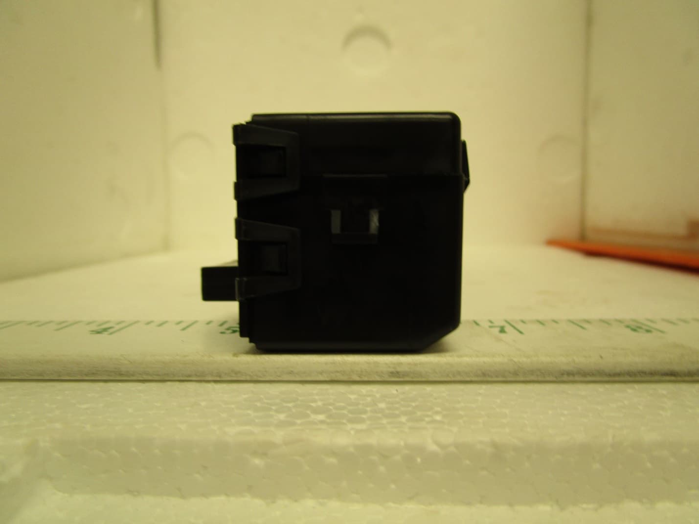 REMOTE KEYLESS ENTRY AND TIRE PRESSURE MONITORING RF TRANSCEIVER - FCC ID L2C0083TR - APTIV Services US LLC (2)