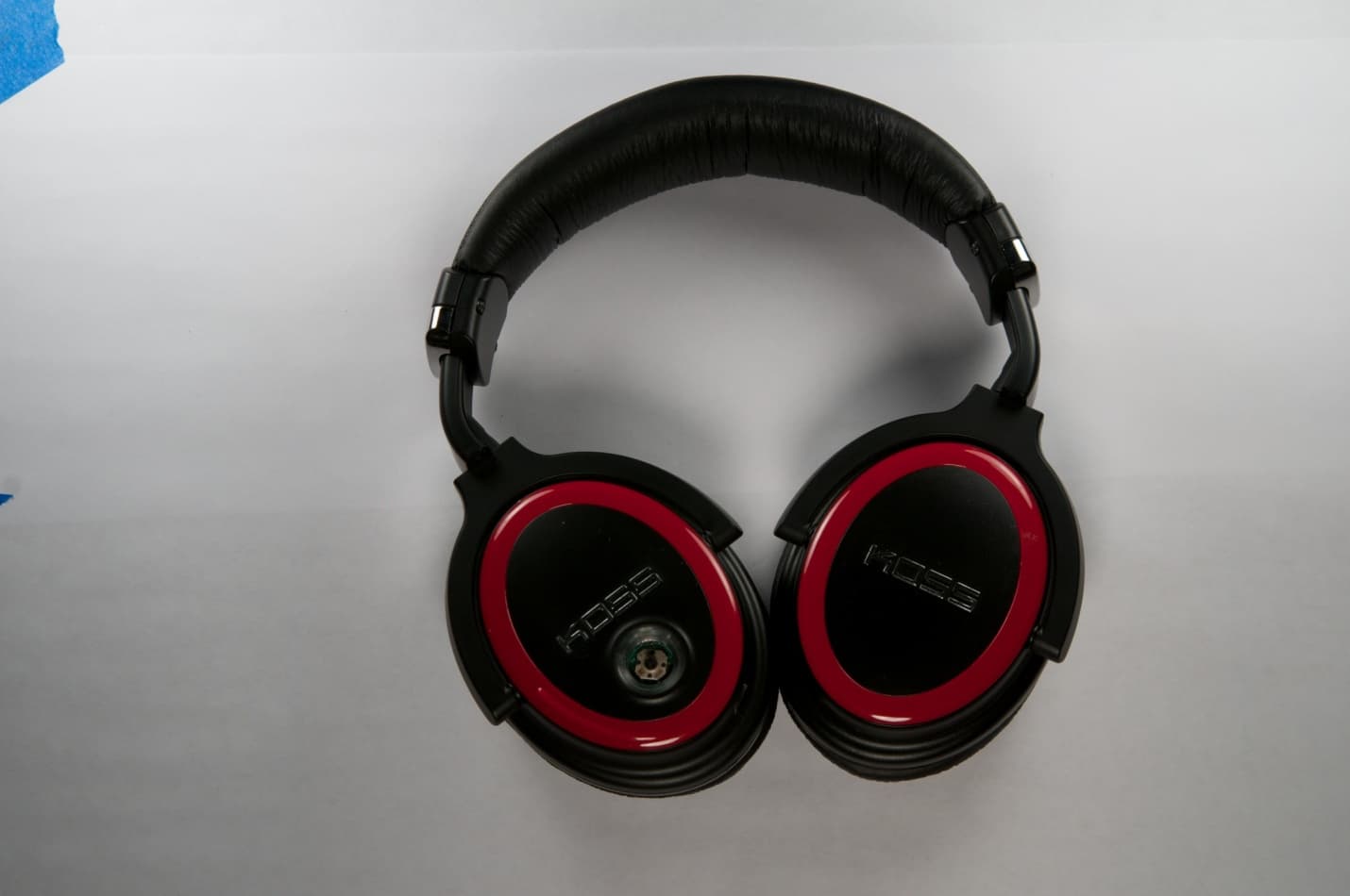 STRIVΛ PRO Headphones - FCC ID L76-PRO - Koss Corporation (2)