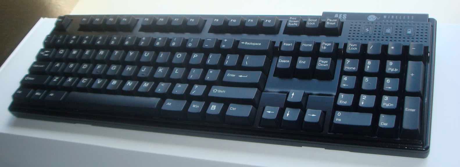 Mechanical Wireless Keyboard - FCC ID L7MR600 - Wireless Computing Inc