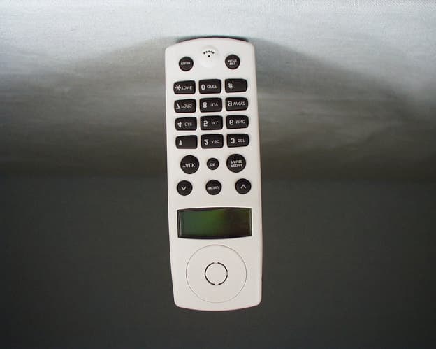 DSS - Part 15 Spread Spectrum Transmitter - FCC ID L82-242240 - Siemens Information and Communication Mobile LLC (2)