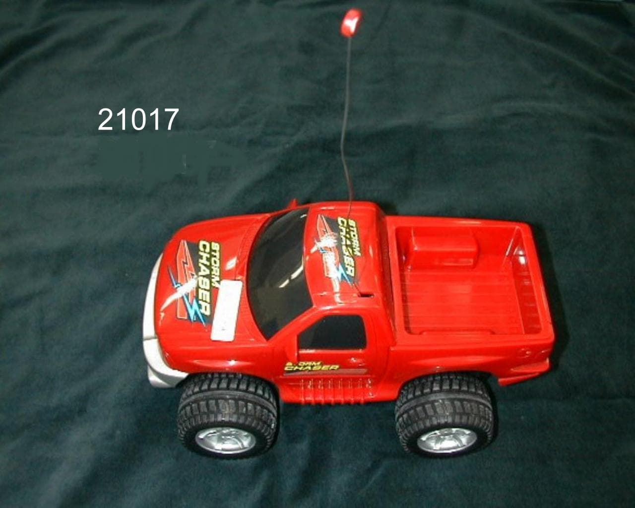 R/C Toy Transmitter - FCC ID L9G4790R - Artin Industrial Co Ltd