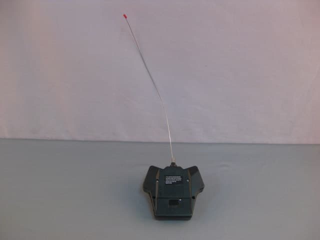 R/C TRANSMITTER BUTTERFLY - FCC ID L9G644501 - Artin Industrial Co Ltd (2)