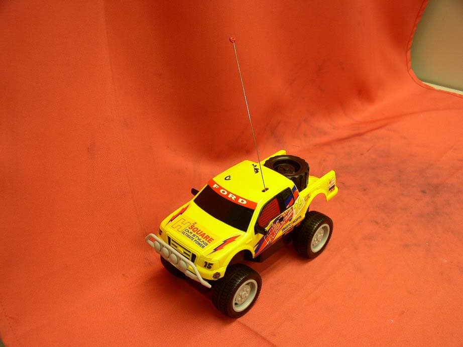 RC Car - FCC ID L9G793509R - Artin Industrial Co Ltd (3)