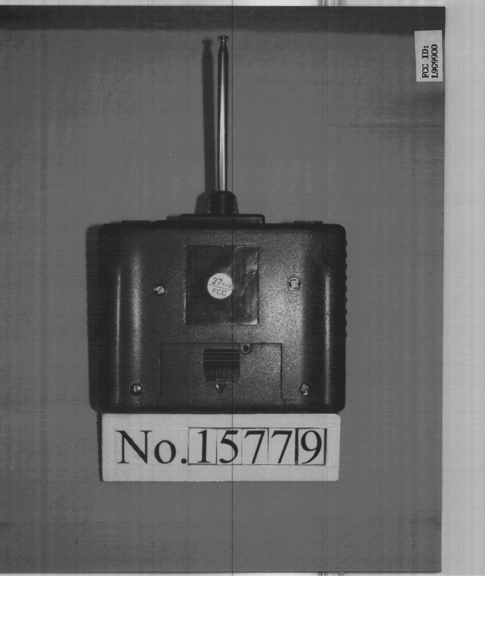 R/C Toy Transmitter - FCC ID L9G9900 - Artin Industrial Co Ltd (2)