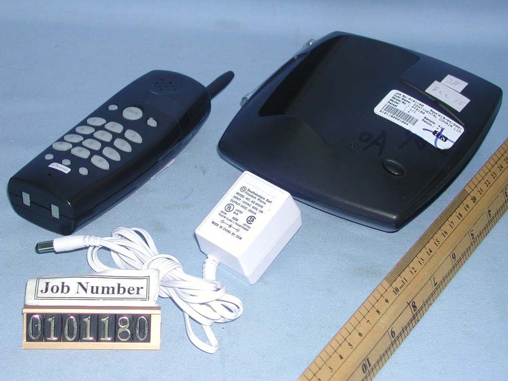 900MHz 40 Channel Analog Modulation Cordless Phone - FCC ID LBBFF2100AT - Continental Conair Limited