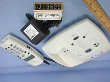 900MHz 40 Channel Analog Modulation Cordless Phone - FCC ID LBBFF2150 - Continental Conair Limited (2)