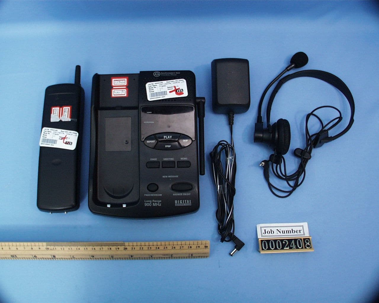 900MHz 40 Channel Cordless Phone with Answering Ma - FCC ID LBBFF925B - Continental Conair Limited