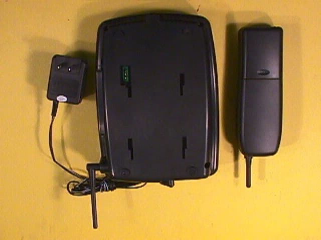 Cordless Telephone - FCC ID LBBGH2405 - Continental Conair Limited (2)
