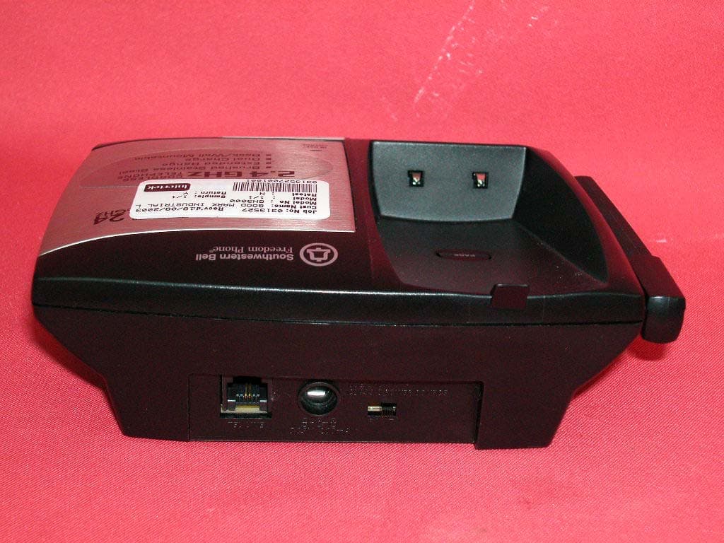 2.4GHz Analog Modulation Cordless Phone - FCC ID LBBGH3000GK - Continental Conair Limited (3)