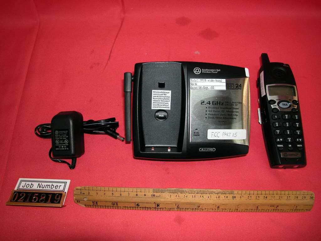 2.4GHz 40 Channel Analog Modulation Cordless Phone - FCC ID LBBGH3010ATA - Continental Conair Limited (3)