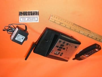 2.4GHz 40 Channel Analog Cordless Phone w/DAM, CID - FCC ID LBBGH3050TF - Continental Conair Limited (2)