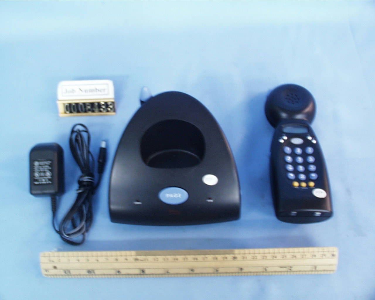 900MHz Cordless Telephone w/Caller ID - FCC ID LBBMG4000 - Continental Conair Limited