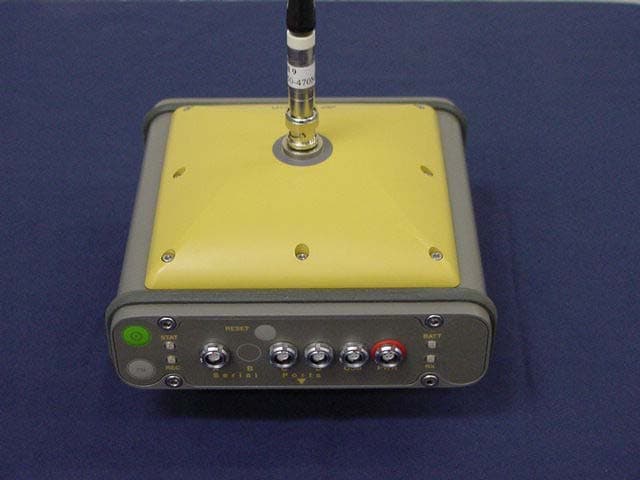 GPS Survey Receiver - FCC ID LCB-860801 - Topcon America Corporation