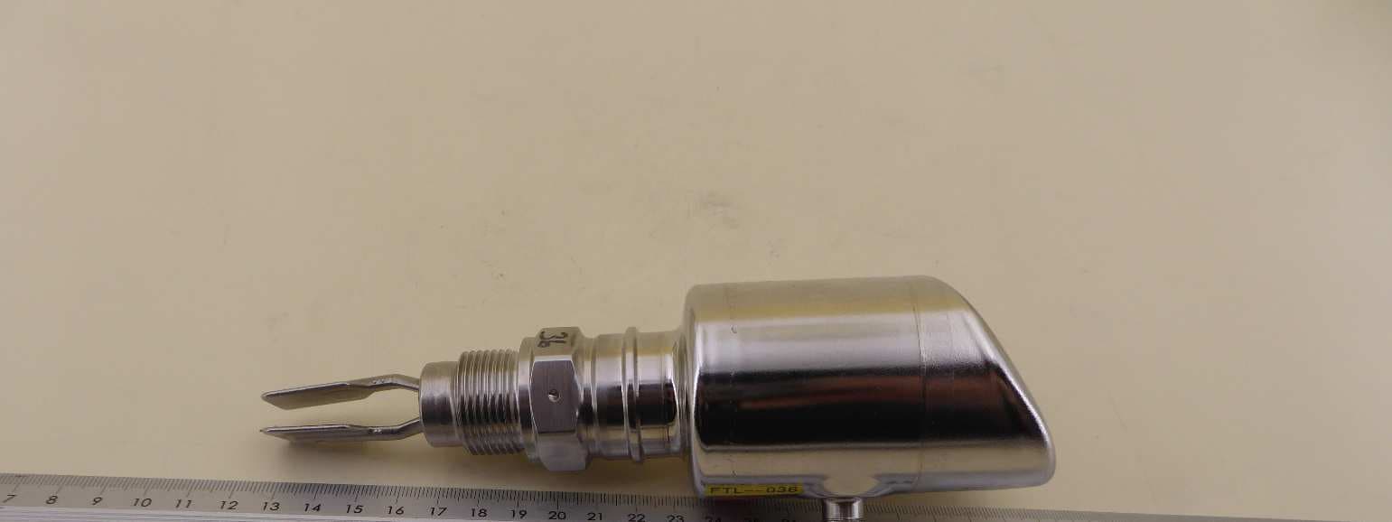 Hygienic point level switch for liquids with BLE TX - FCC ID LCGFTL4X - Endress and Hauser SE Co. KG (5)