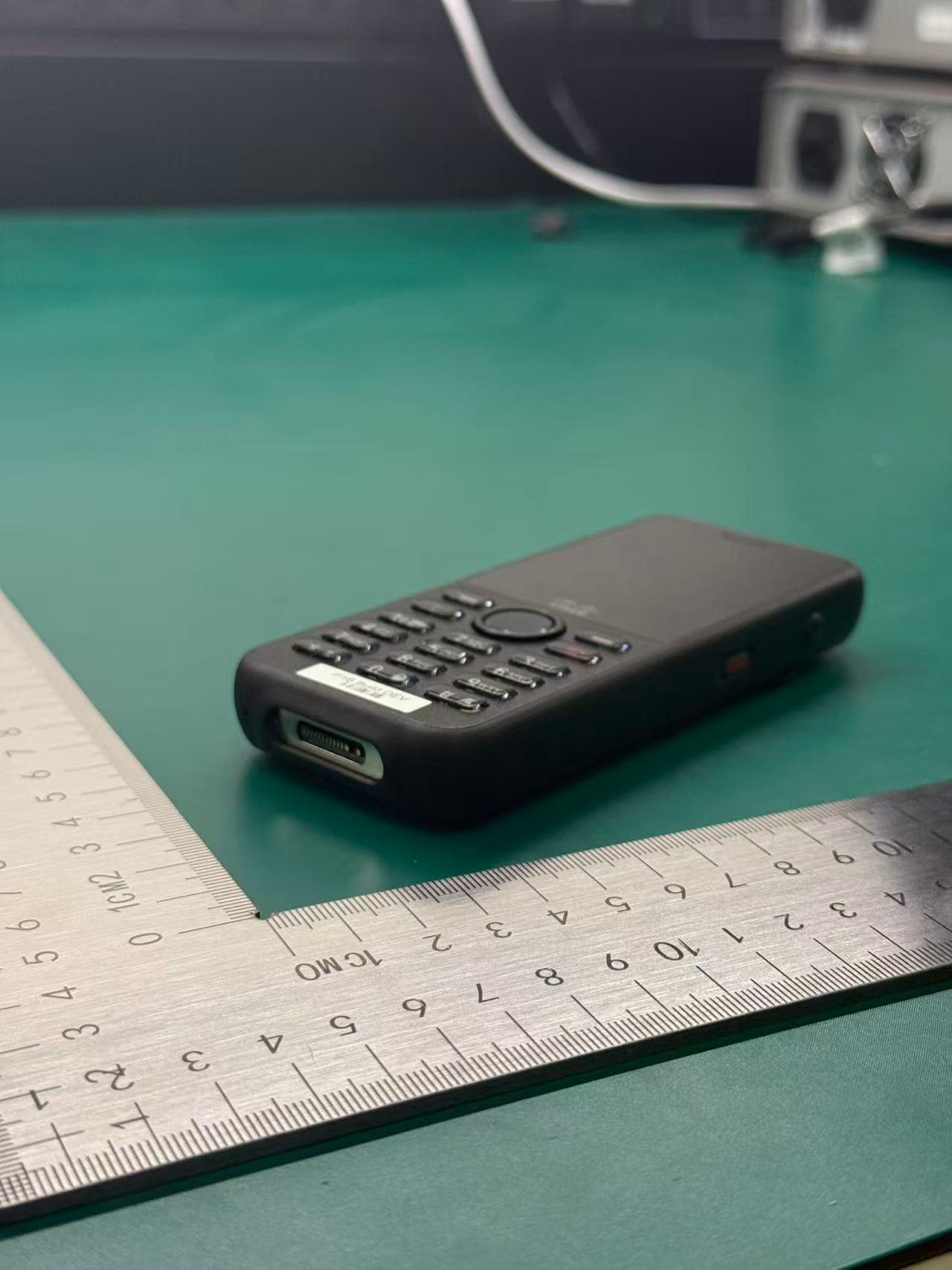 Wireless Phone - FCC ID LDKJ98213058 - Cisco Systems Inc (4)