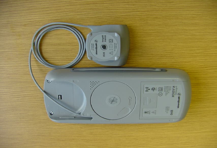 N'Vision Clinician Programmer, Model 8840 - FCC ID LF58840 - Medtronic, Inc. (4)