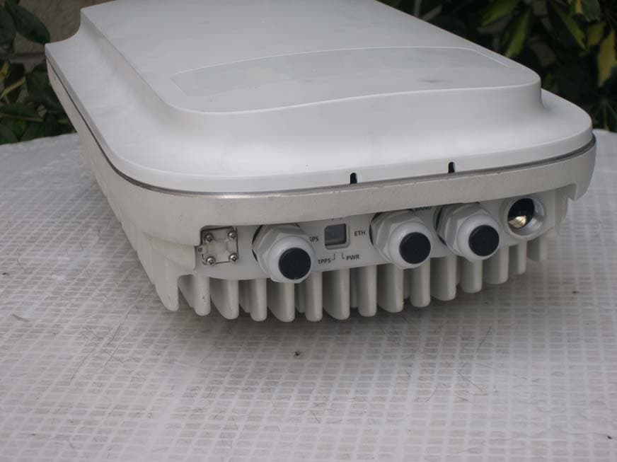 BreezeMAX Extreme 5.4 Base Station - FCC ID LKT-EXTR-50 - Alvarion Technologies Ltd. (2)
