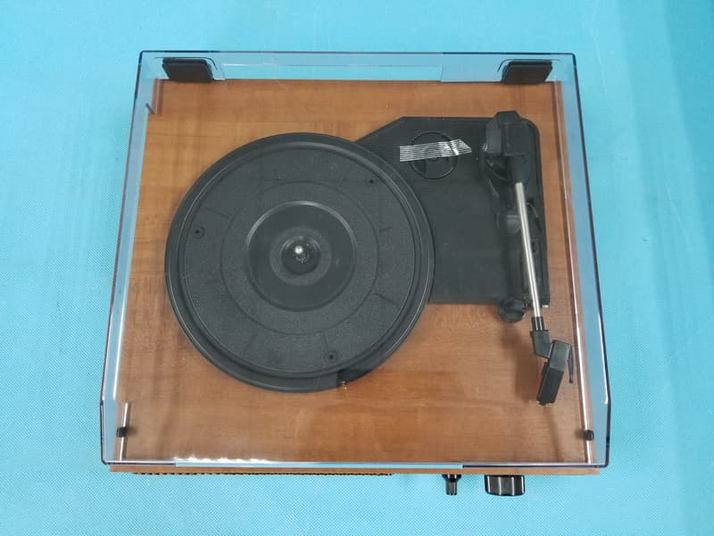 Stereo Bluetooth 3-Speed Turntable with Cassette Player and Built-in Speakers - FCC ID LMZ-50011 - Ocean Star Electronics Ltd. (2)