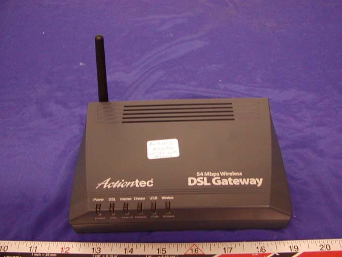 54Mbps Wireless Gateway and Access Point - FCC ID LNQGT701 - Actiontec Electronics Inc (2)