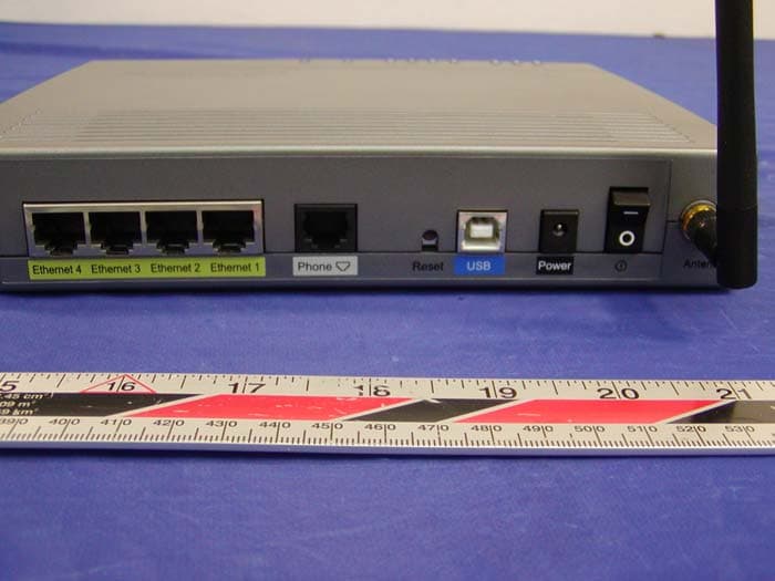 802.11b/g Wireless Gateway and Wireless Router - FCC ID LNQGT704 - Actiontec Electronics Inc (3)