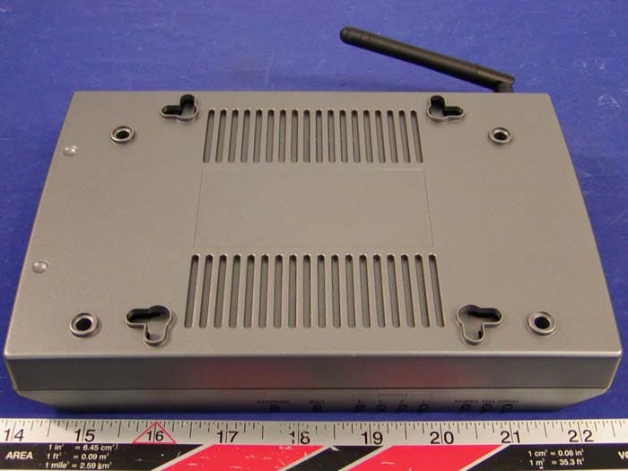 802.11b/g Wireless Gateway and Wireless Router - FCC ID LNQGT704 - Actiontec Electronics Inc (4)