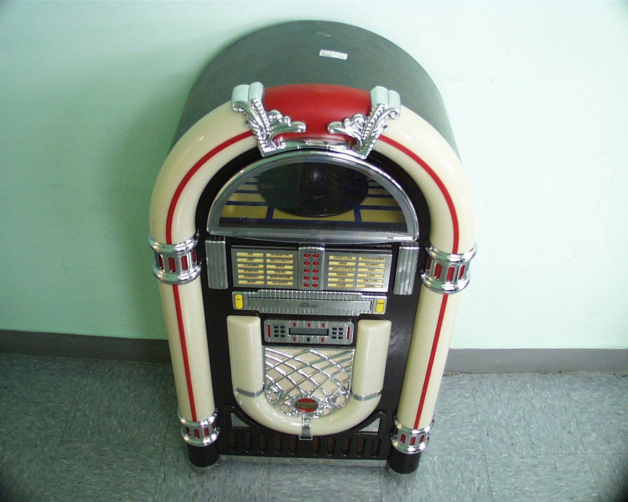 Radio Jukebox - RF light - FCC ID LOH543403 - POLYCONCEPT HONG KONG LIMITED