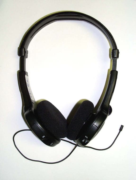 Stereo RF Cordless Headphone Receiver - FCC ID LPV-SRF2010 - Alford Industries Ltd