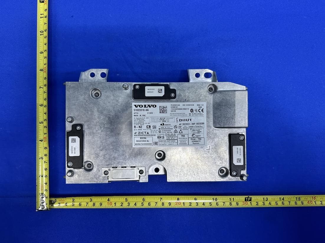 Display Head Unit - FCC ID LTQDHU1 - Aptiv Services Deutschland GmbH