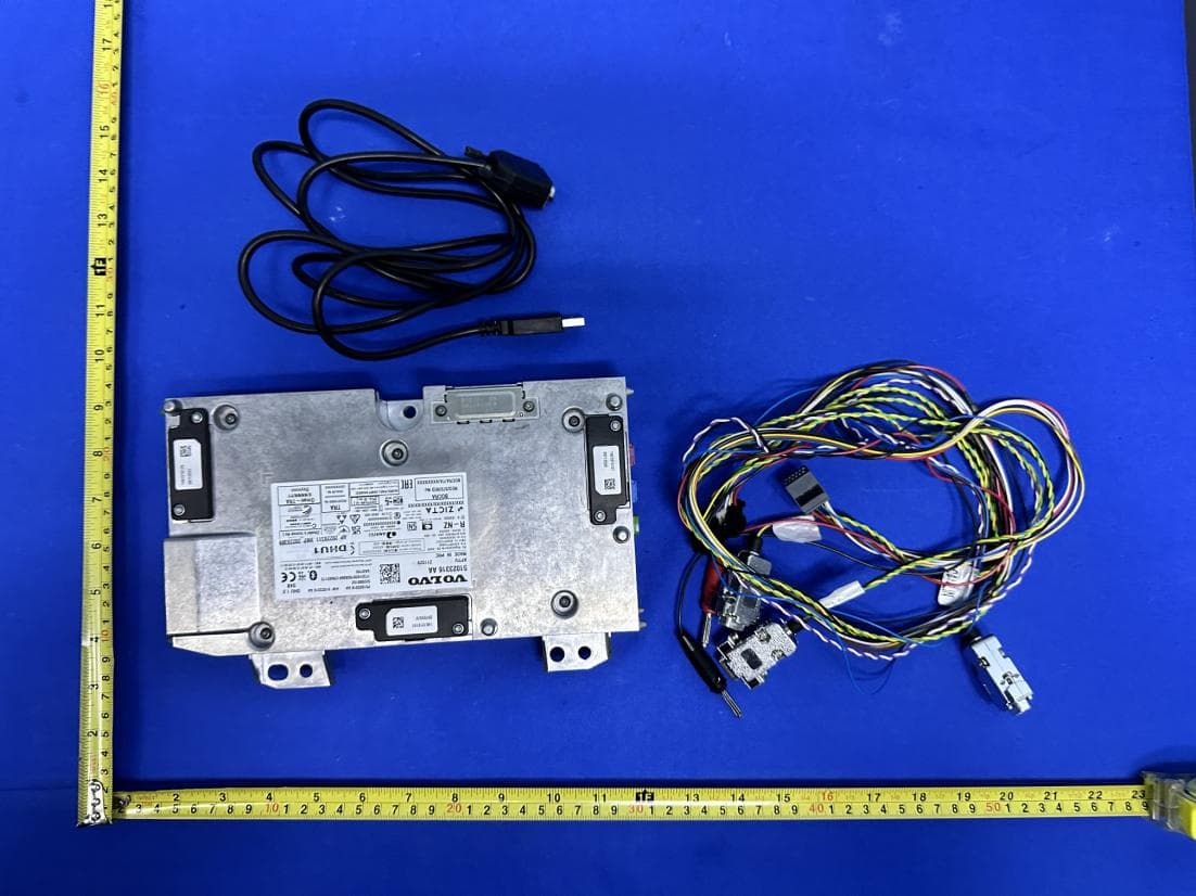 Display Head Unit - FCC ID LTQDHU1 - Aptiv Services Deutschland GmbH (3)
