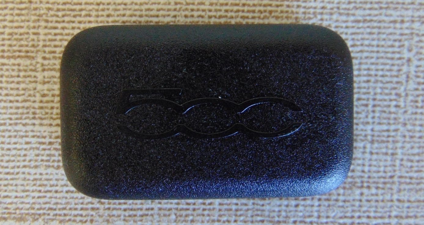 Automotive Passive Entry Passive Start (PEPS) Key fob - FCC ID LTQFI7WE - Aptiv Services Deutschland GmbH (2)