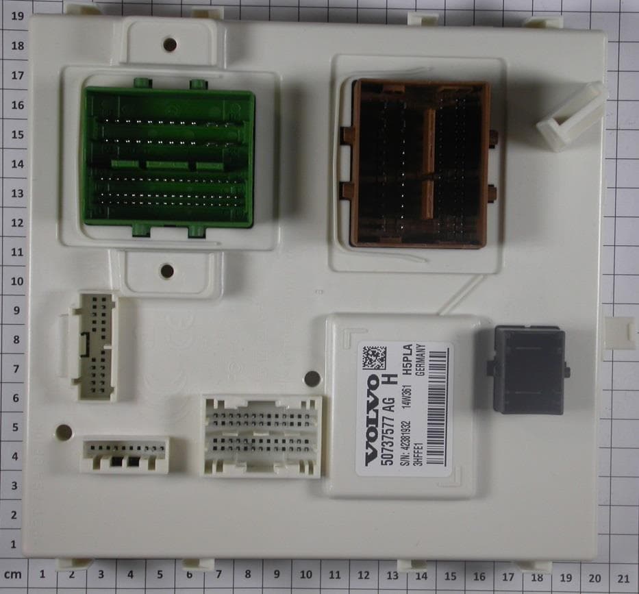 Central Electronic Module with passive entry, passive start and backup immobilizer function / VO3-134TRX - FCC ID LTQVO3134 - Aptiv Services Deutschland GmbH