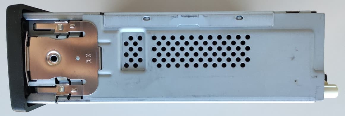Truck Infotainment Unit - FCC ID LTQVTREMNAR - Aptiv Services Deutschland GmbH (4)