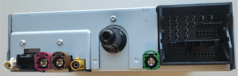 Truck Infotainment Unit - FCC ID LTQVTSEMNAR - Aptiv Services Deutschland GmbH (3)