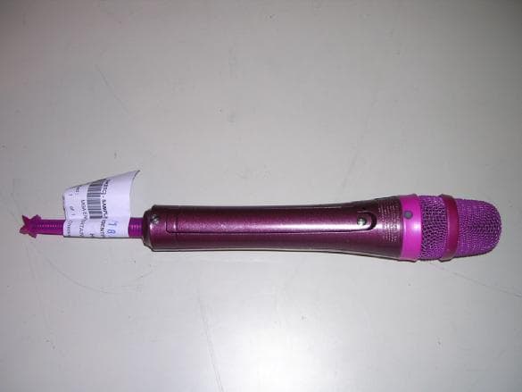 Bratz Movie Theme Rock Star FM Wireless Microphone - FCC ID LU9275107A - MGA Entertainment (HK) Ltd. (1)